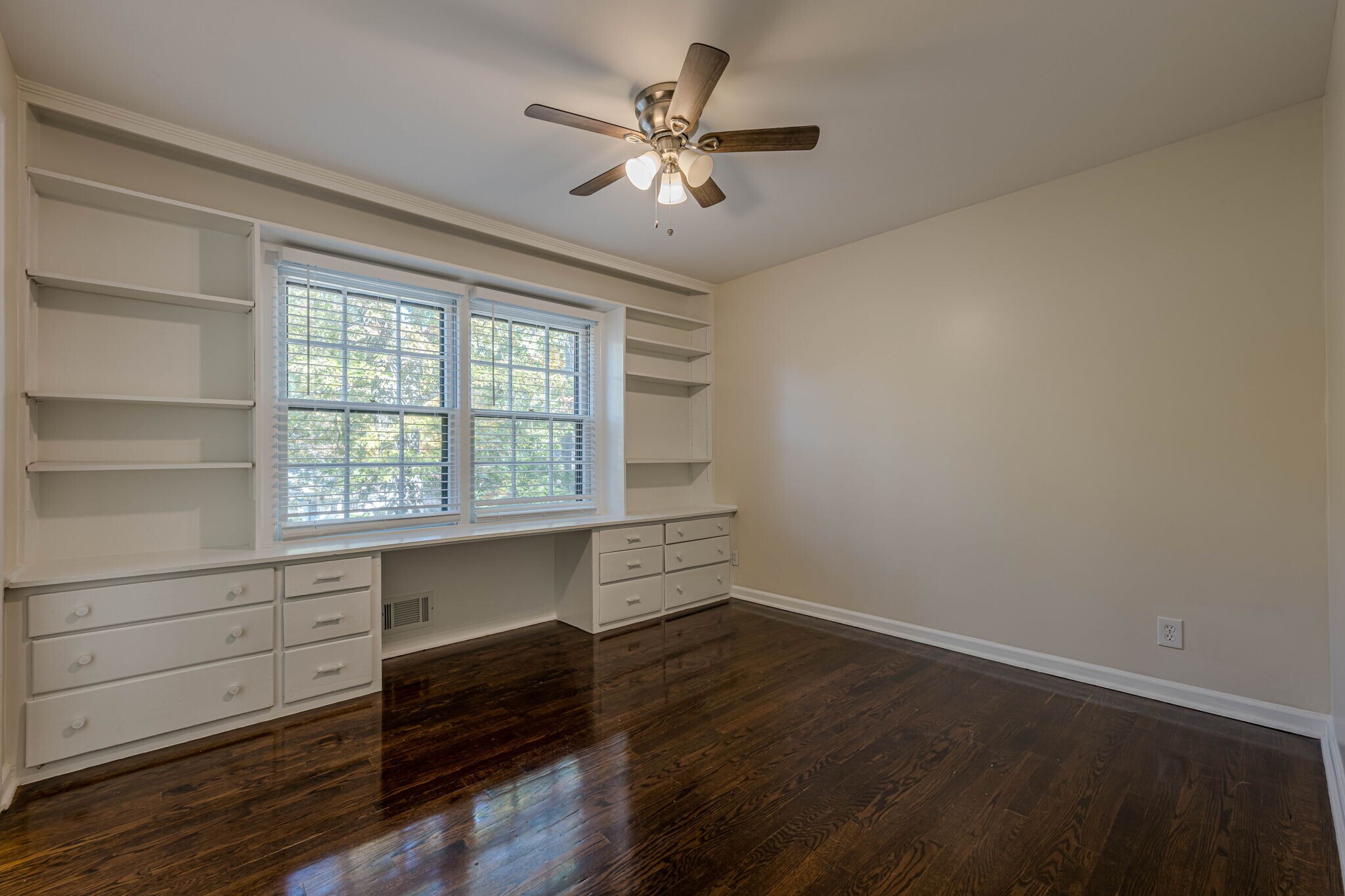 Building Photo - 6640 Williamson Dr