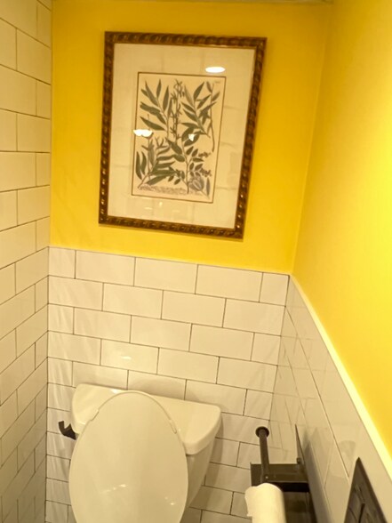 Building Photo - 219 Cumley Terrace