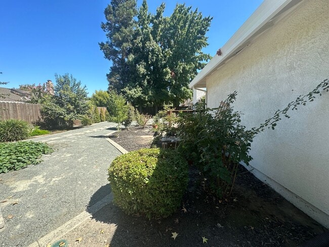 Building Photo - 2601 Bardolino Ln