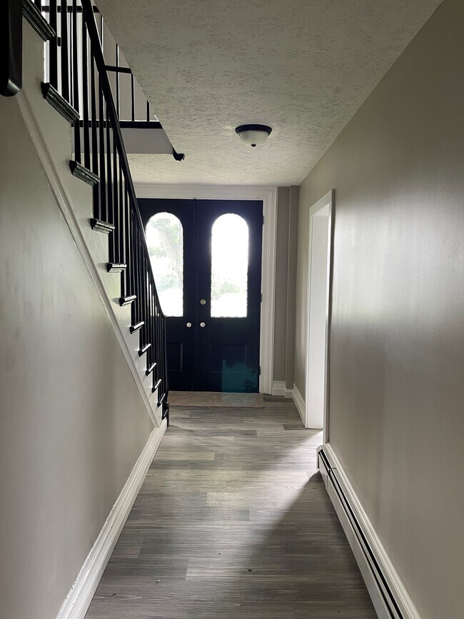 Building Photo - 24 Brooks Rd