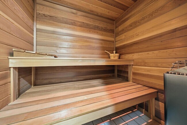 Building Photo - 6204 Paradise Point Dr