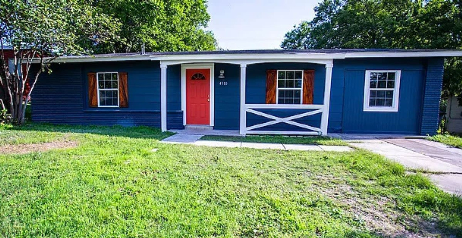 Building Photo - 4310 Tropical Dr