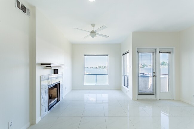 Building Photo - 1302 Marina Bay Dr