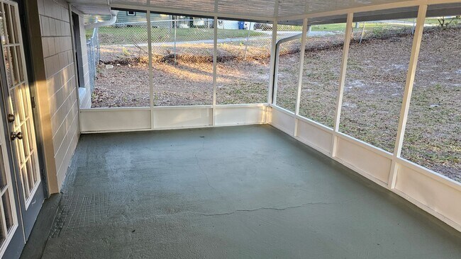 Building Photo - Charming 3-Bedroom Ranch-Style Home in Beautiful Groveland — Your Florida Retreat!