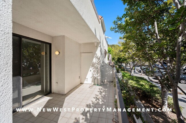 Building Photo - Lovely Marina District 2-bedroom at Park R...