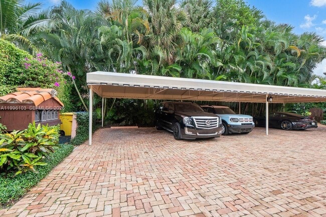 Building Photo - 226 Chilean Ave