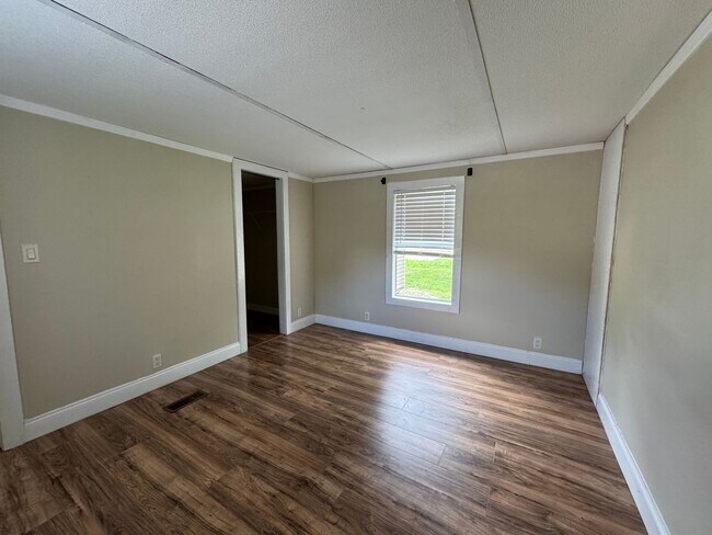 Building Photo - 154 NW Alpata Ct