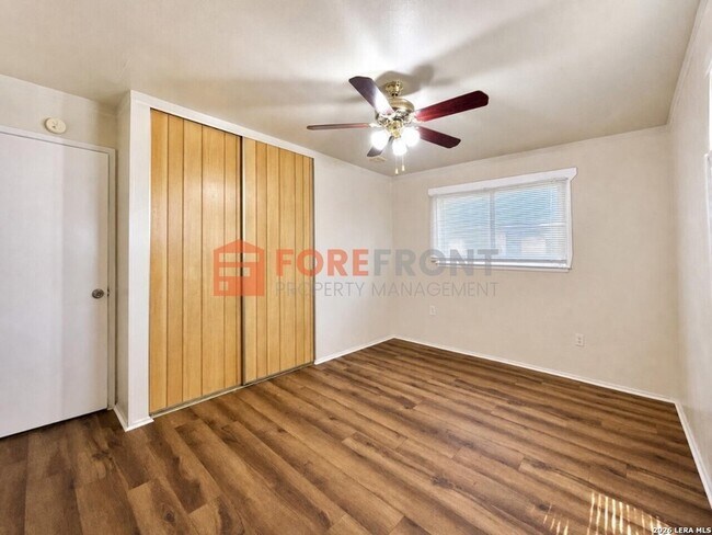 Building Photo - 7845 Village Oak Dr