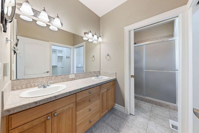 Building Photo - Beautiful Home in 55+ Community!