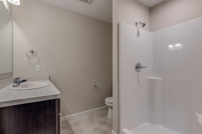 Building Photo - Newer Construction for RENT 3bd 3ba 2 car attached garage END UNIT available Jan 2026