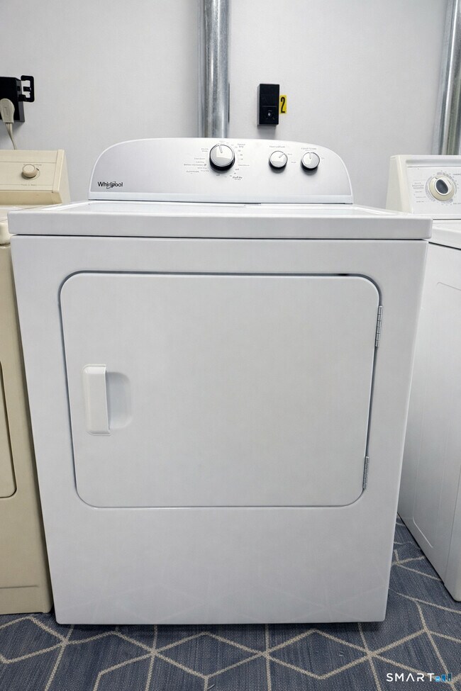 Building Photo - 40 Rogers St