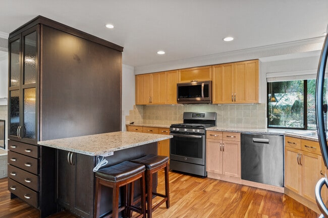 Building Photo - 12135 107th Ave NE