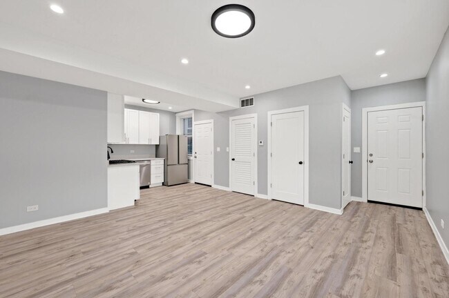 Building Photo - 3752 W Division St