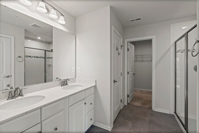 Building Photo - 311 Sunrise Ct