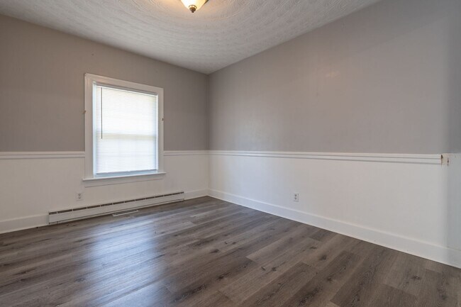 Building Photo - MOVE IN READY 4 Bedroom in Western Branch!