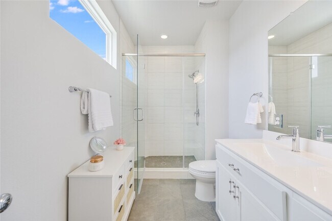 Building Photo - 15109 Casbah Dr