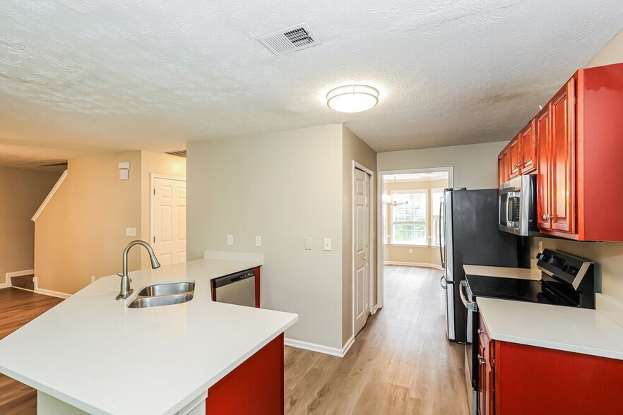 Building Photo - 4970 Promenade Dr SW