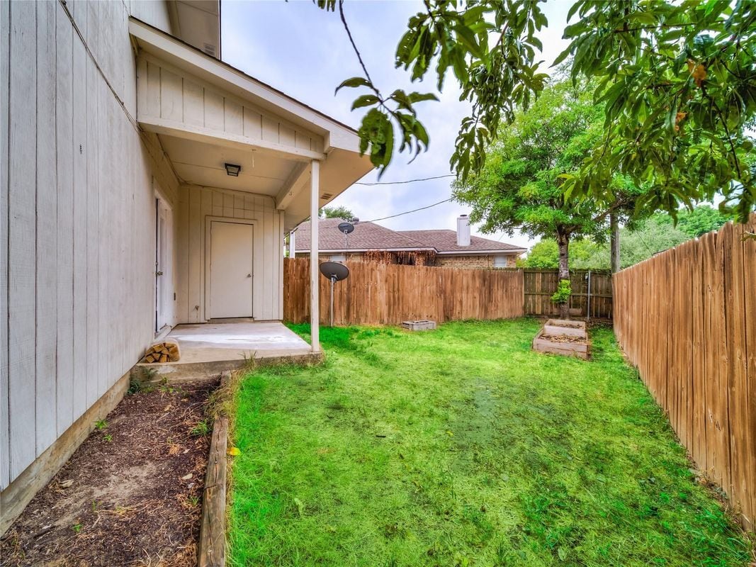 Building Photo - 8943 Camfield Way St