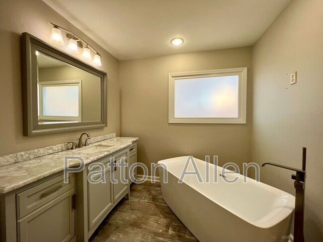 Building Photo - 212 Appleton Dr