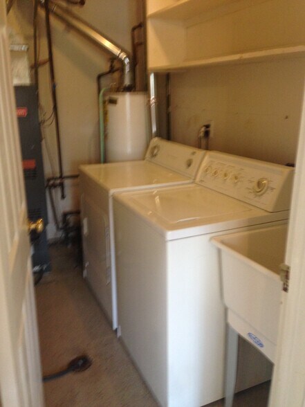 Building Photo - 26521 Coolidge Hwy