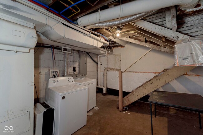 Building Photo - 2248 Nowland Ave