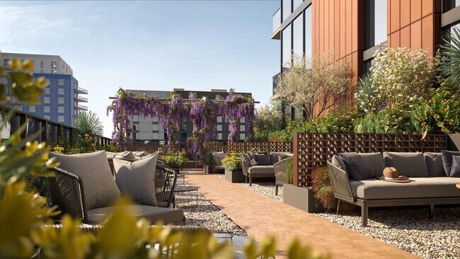 Building Photo - 84 East Ave