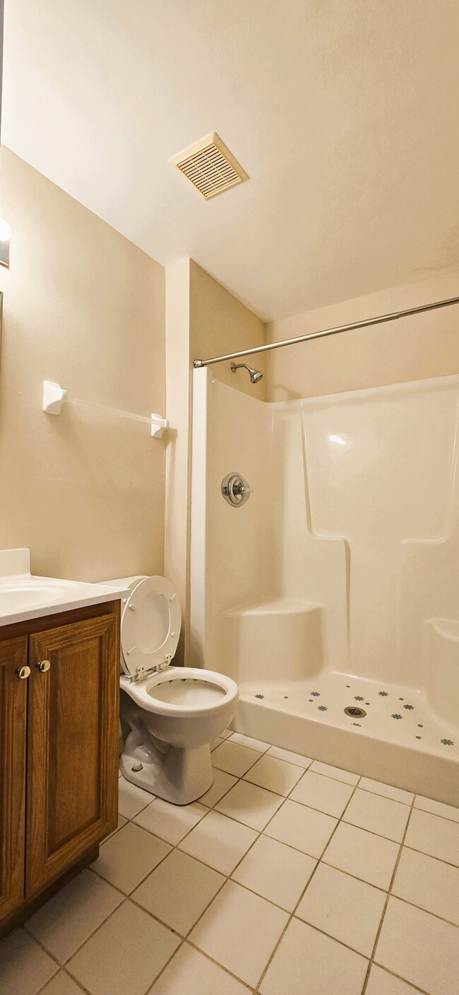 Building Photo - 1431 Thousand Roses Dr S