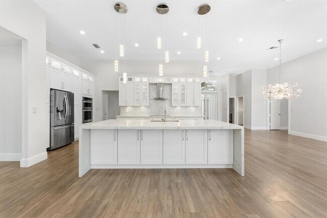 Building Photo - 6689 NW 70th Pl