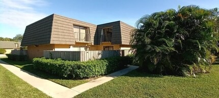 Building Photo - 145 Heritage Way