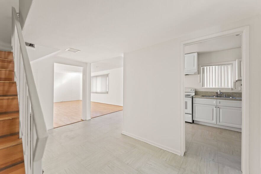 Building Photo - 5738 Woodman Ave