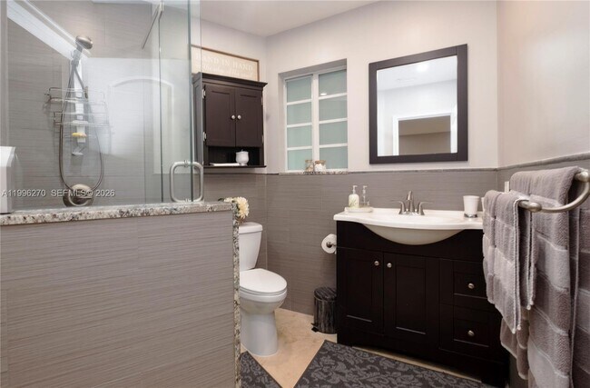 Building Photo - 1723 NE Miami Gardens Dr