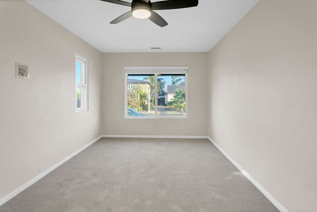 Building Photo - Beautiful detached home in Pacific Beach! ...