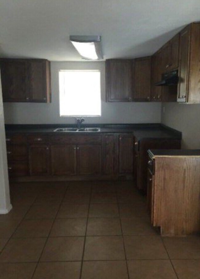 Building Photo - University