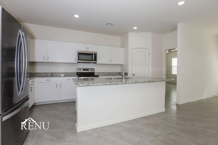 Building Photo - 35607 W San Capistrano Ave