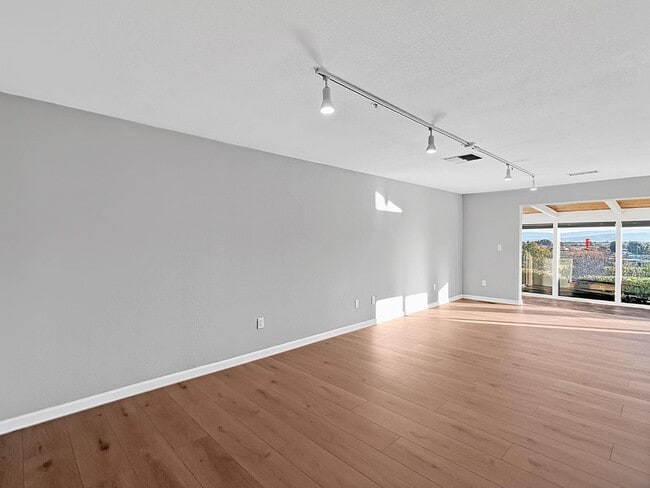 Building Photo - 2800 Roop Rd