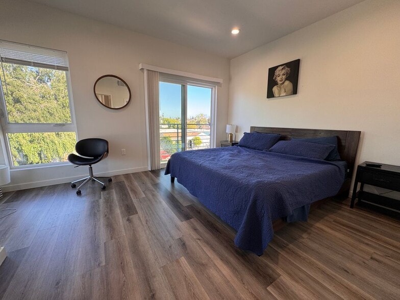 Building Photo - 2625 Somerset Dr