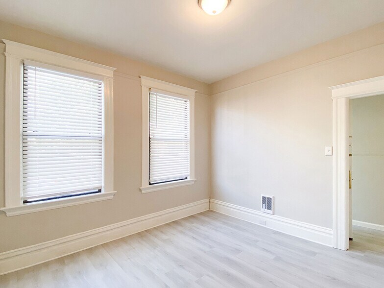 Building Photo - 527 Union St