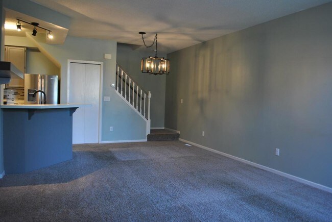 Building Photo - 9305 Turnberry Alcove