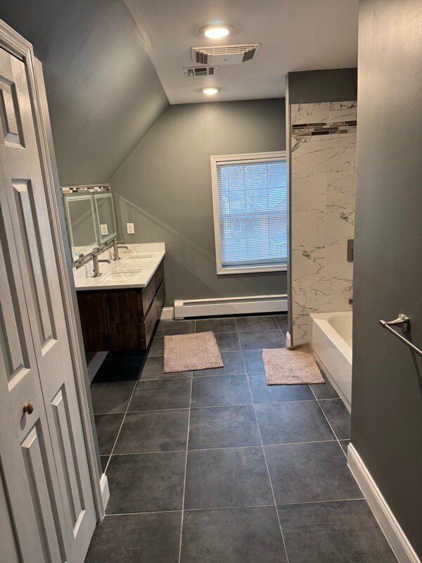 Building Photo - 229 David St