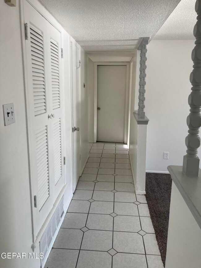 Building Photo - 2105 Villa Plata Dr
