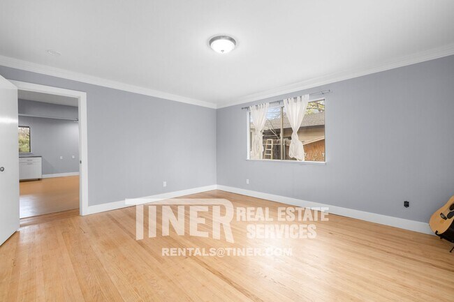 Building Photo - Carmichael Gem - Walking Distance to Ancil...