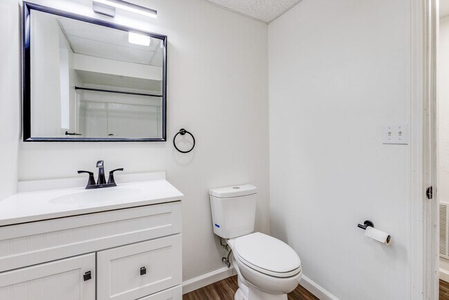 Building Photo - 1533 Arlington Ave