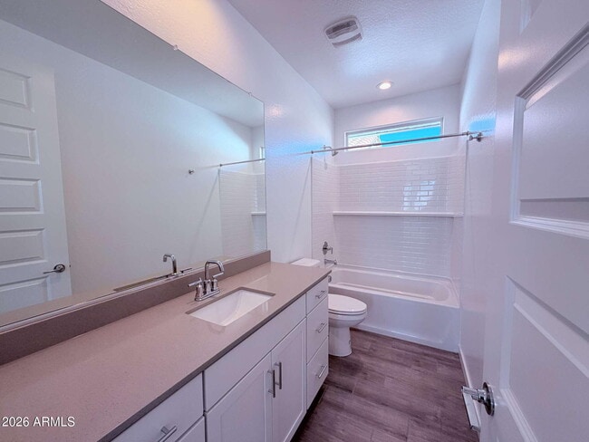 Building Photo - 10126 E Ulysses Ave