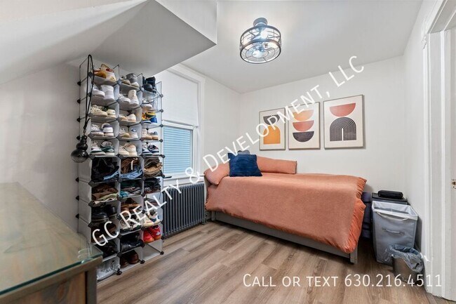 Building Photo - 1649 N Richmond St