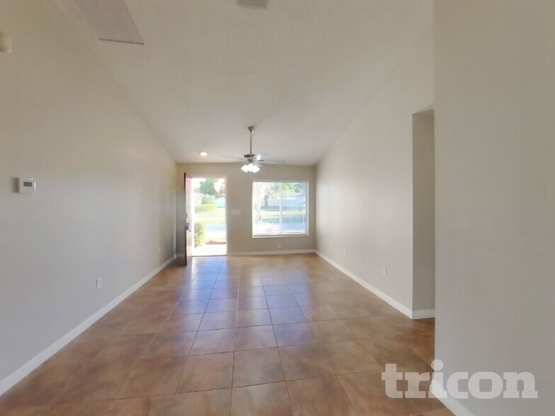 Building Photo - 4522 Reynolds Creek Ave