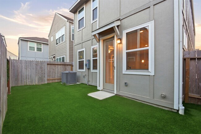 Building Photo - 4106 Split Ivy Dr