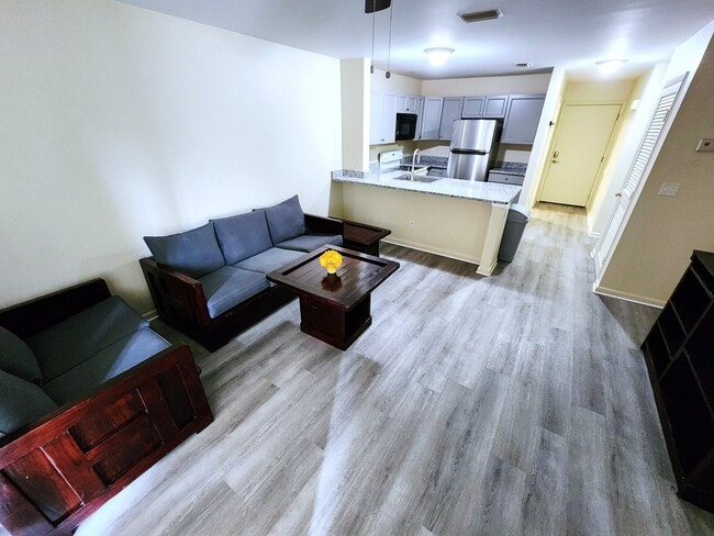 Building Photo - 1348 Hunters Rd