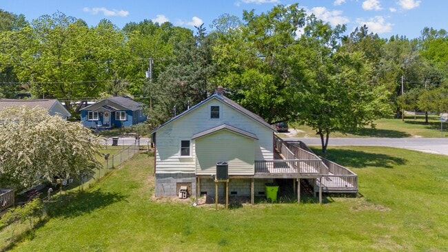 Building Photo - 209 Ellington St