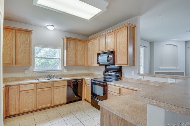 Building Photo - 2637 Gallant Fox Dr