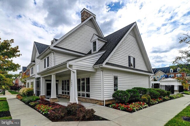 Building Photo - 7049 Banbury Dr